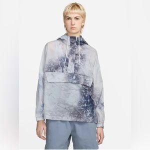 Nike Womens Sportswear Woven Wave Dye Jacket Size XS Gridiron DV7936-015 NWT